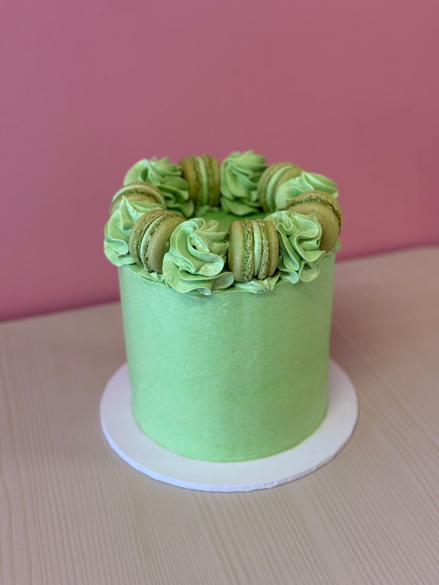 The Mac Crown cake in a bespoke colourway