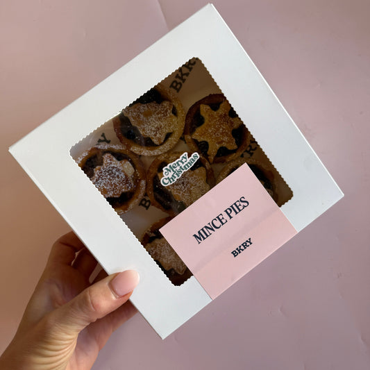 Mince pie gift box with freshly baked mince pies by BKRY