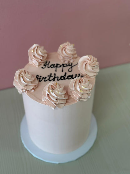 The Simple Swirls cake in a bespoke colourway by BKRY