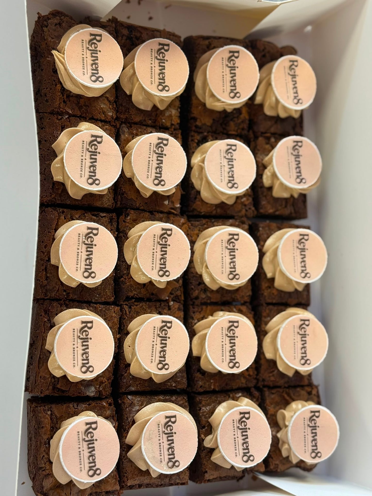 Logo Brownie Bites